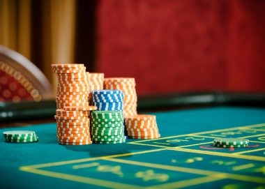 Casino Hold'em live dealer table on asia88 slot showing community cards and player hand